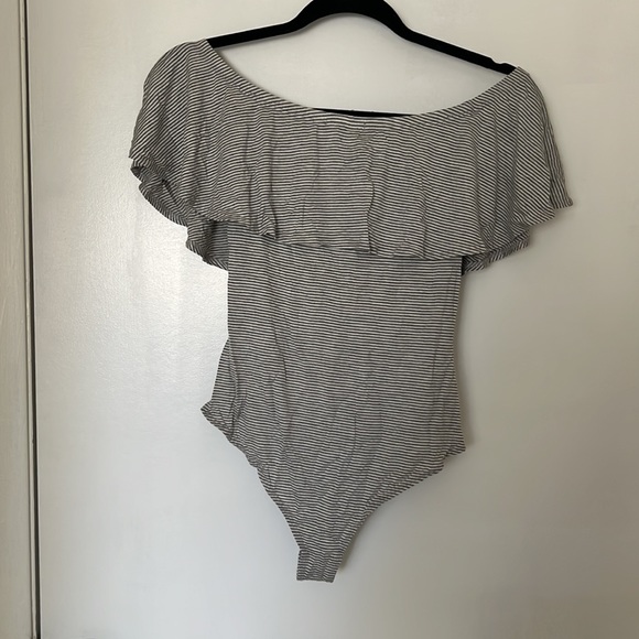 New Charlotte Russe Floral Ruffle Bodysuit